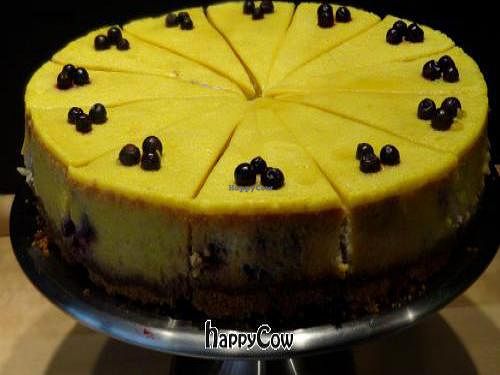 'cheese'cake Lemon/blueberry at Vegan Folie's in Paris