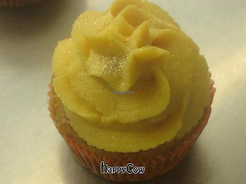 peach cupcake  at Vegan Folie's in Paris