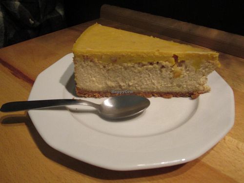 Lemon cheesecake at Vegan Folie's in Paris