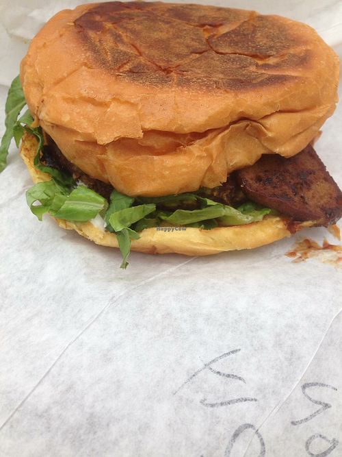 Bac'n burger at Arlo's Food Truck - Cheerup Charlie's in Austin