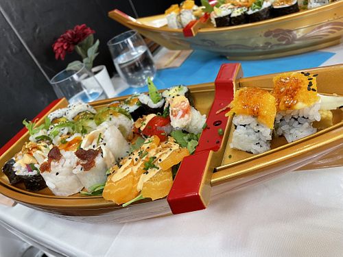 Sushi menu large  at Poke & Pizza House in Lisbon