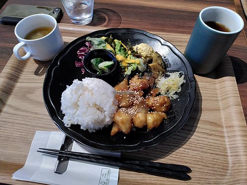 Sweet and sour cauliflower at MERCY Vegan Factory in Osaka