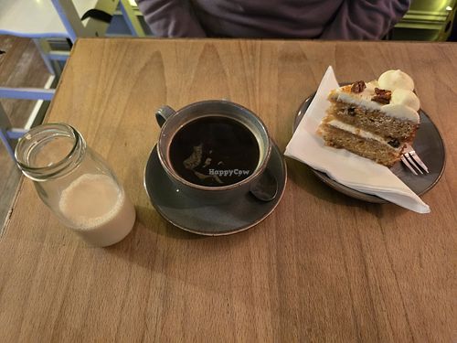 It was our first time there. We went for coffee and cake. It was great coffee and cake. Lovely service and the decor is amazing. So was the music. We will be back at Cafe Luna in Baldock