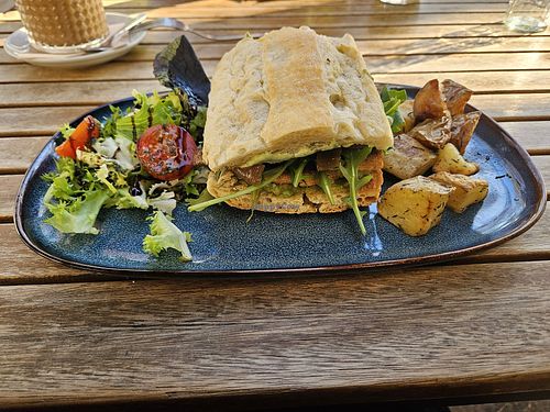 Balsamic tofu sandwich at Flora Cafe in Barcelona