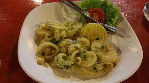 Fried Potatoes with garlic and onion at Pen's Restaurant in Koh Chang