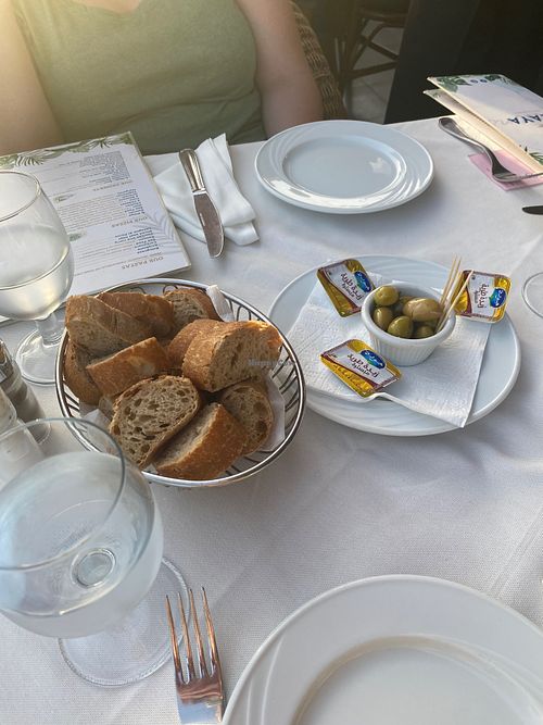 Bread and olives at Ô Playa in Agadir