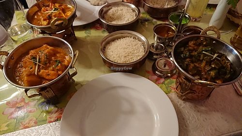 Links Jackfruit Curry, rechts Bhindi Masala at The Taste of India in Heringsdorf