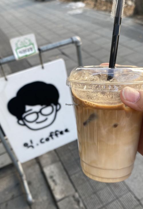 vanilla bean latte with oat milk  at ikcoffee - 익.커피 in Seoul