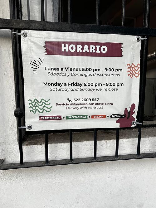 Hours they are open  at Mole's Pizza in Puerto Vallarta