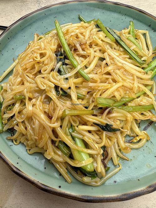 Noodles. Grote portie maar niet heel uitgesproken smaak   at Bonjour Vietnam in Zoetermeer