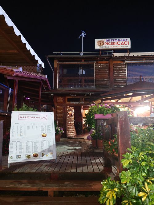 Facade of the restaurant at Plazhi I Ri Caci in Sarande