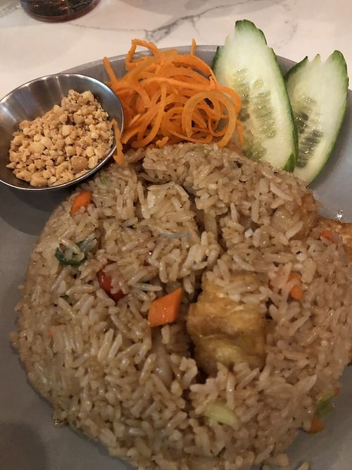 3 sisters fried rice with tofu and peanuts instead of cashews  at Sisters Thai The Ordinary Cafe in Vienna