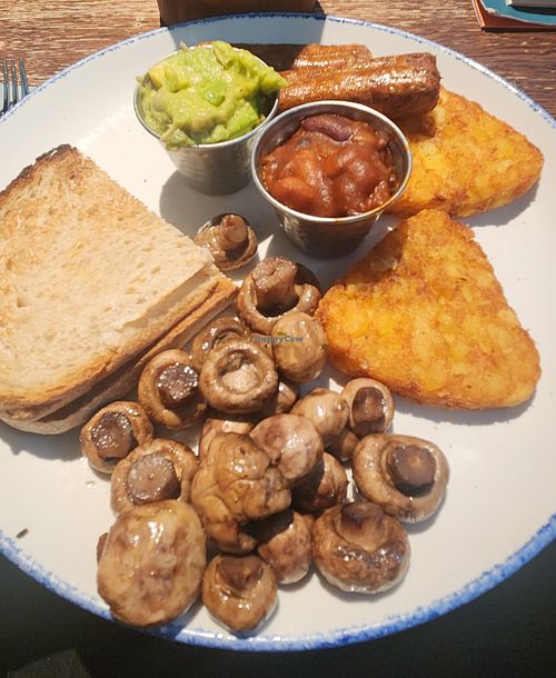 Vegan big breakfast at LHR - Big Smoke - T2 in West London