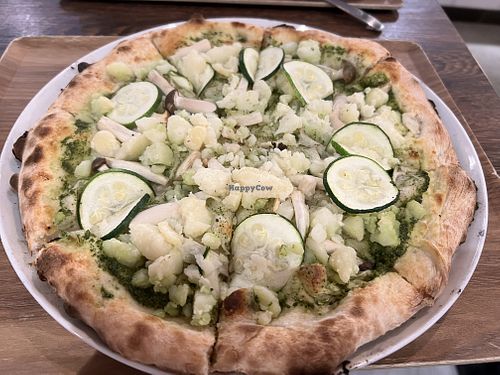 Basil sauce pizza with potatoes, zucchini, and shimeji and eringi mushrooms  at Pizza Cucinova in Tokyo