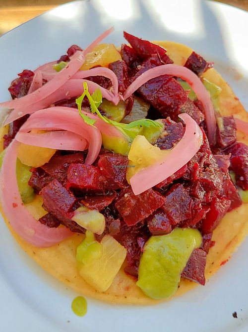 Beet tostada at De Buena Planta - Venice in Venice