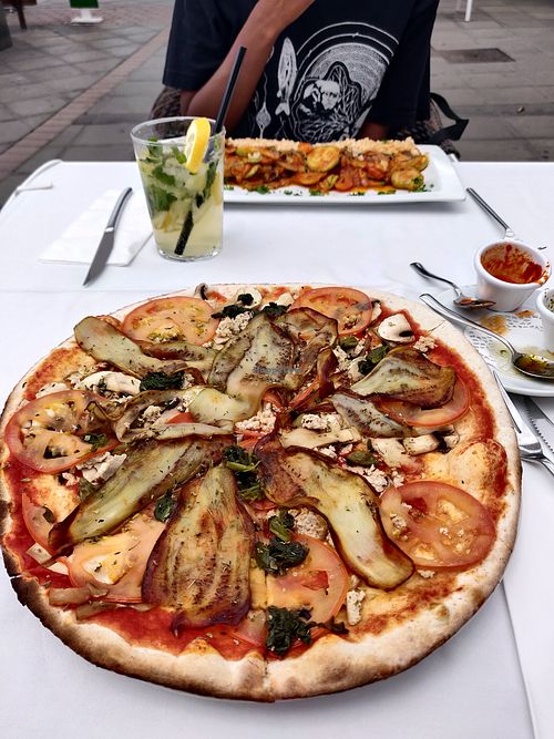 Vegan pizza at Capri in Lanzarote