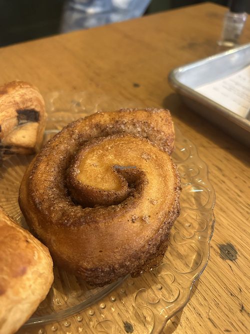 Cinnamon roll at Origin - Coffee Shop Végétal in Strasbourg