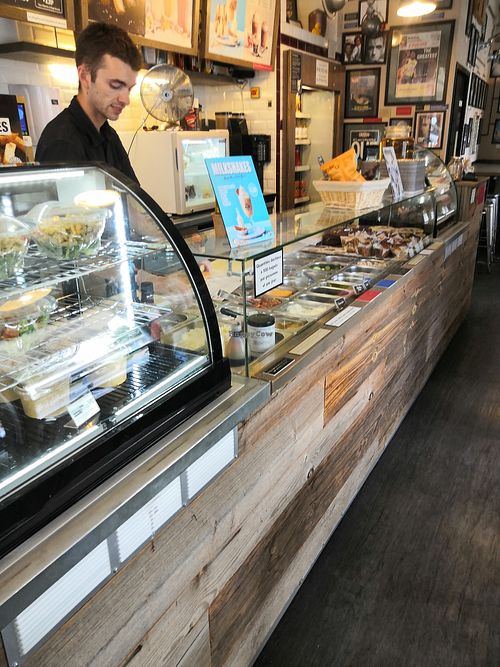  at Bagelstein in Tours