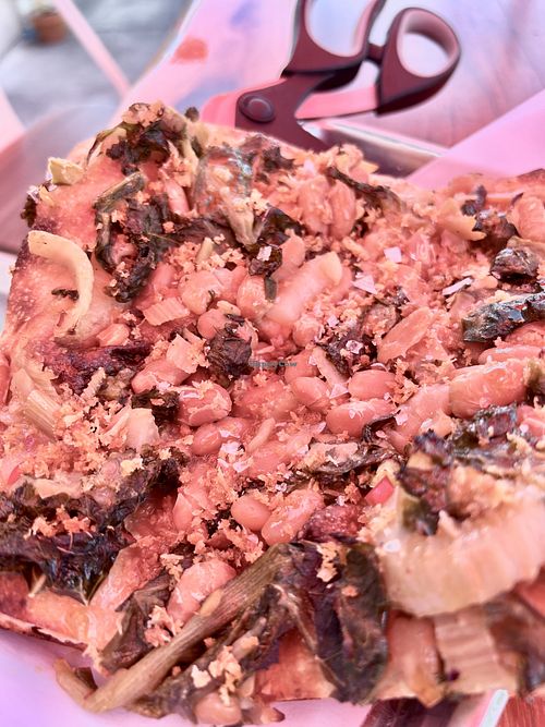 ITALIAN WEDDING
WHITE BEAN, ESCAROLE
GARLIC BREAD  at Psychic Pie in Sebastopol