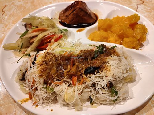 Economic bee hoon at Zuya Vegetarian 竹雅素食 - Marina Square in Central Singapore