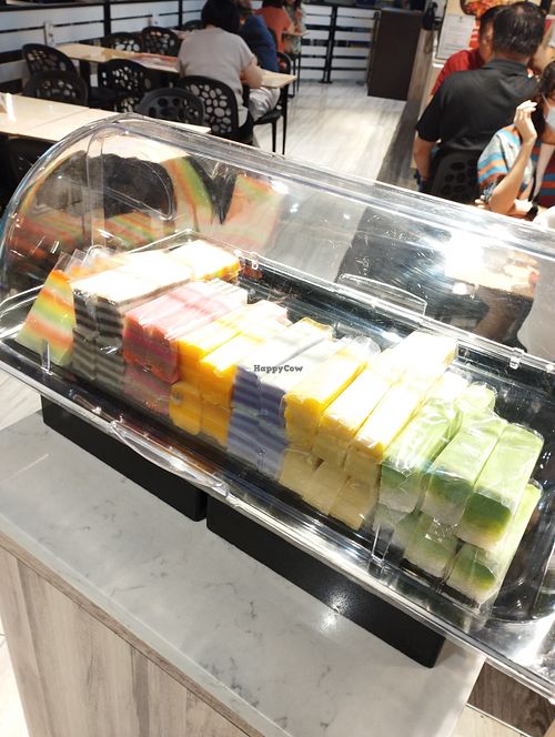 Kueh assorted  at Zuya Vegetarian 竹雅素食 - Marina Square in Central Singapore