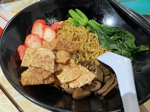 Classic wanton mee  at Zuya Vegetarian 竹雅素食 - Marina Square in Central Singapore