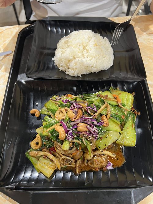 Comes with rice so it’s value for money  at Zuya Vegetarian 竹雅素食 - Marina Square in Central Singapore