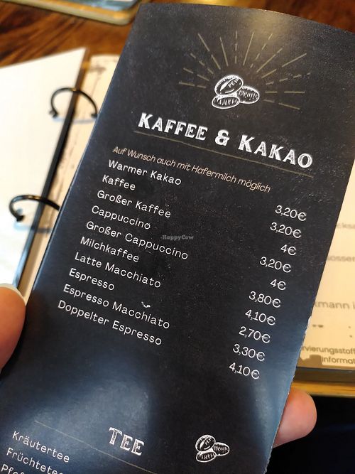 Heißgetränke gibt es auch mit Hafermilch. at Riverside Bramsche in Bramsche