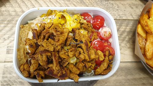 Am liebsten esse ich bei Gustav Grün eine leckere Box. Mit diversen leckeren Sachen und Toppings. Veganes Schawarma und Humus mit Datteln kann ich sehr empfehlen.  at Gustav Grün in Osnabrueck