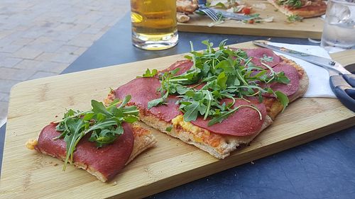 Pinsa salame, vegan at Vapiano - Gänsemarkt in Hamburg
