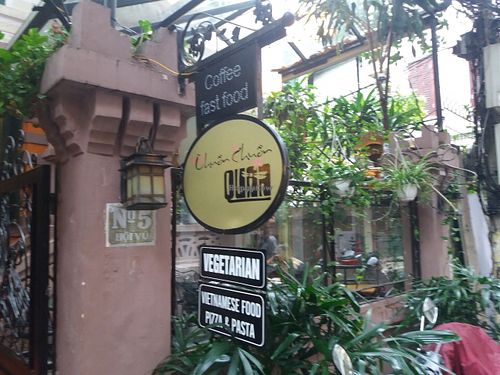 Entrance at Chuon Chuon Quan in Hanoi