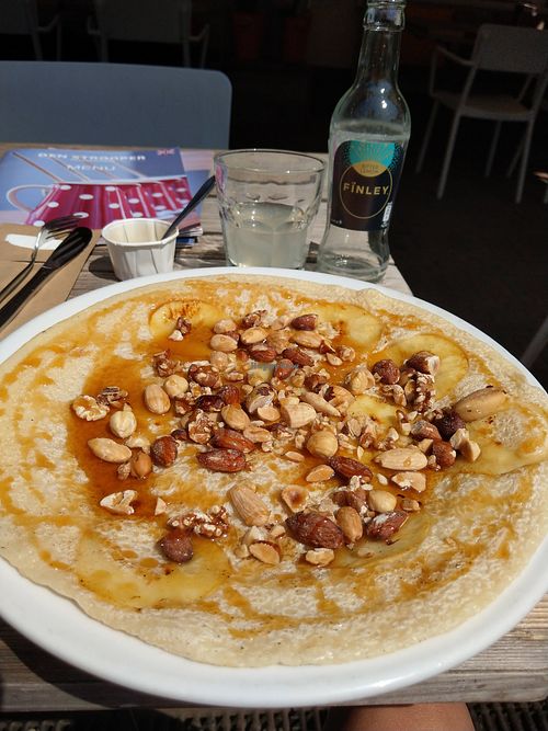 Vegan pancake apple & nuts with caramel at Pannenkoekenhuis Den Strooper in Arnhem