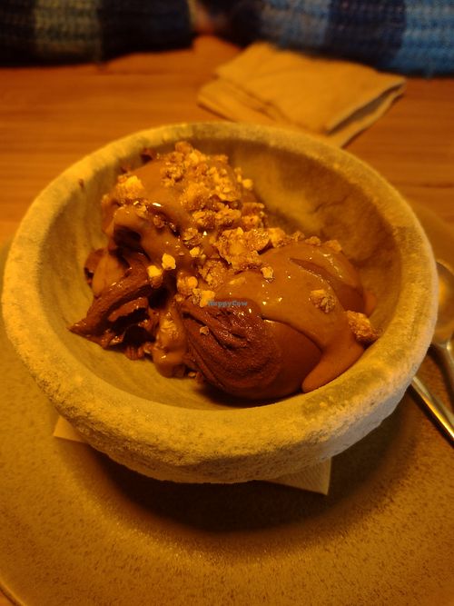 Helado de chocolate vegano at Bresca in Santiago De Compostela