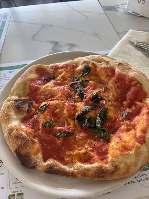 Marinara pizza   at Excelsior Splendide in Bellagio