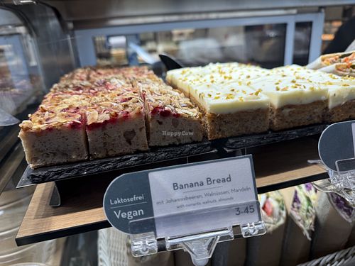 cake  at Dean & David - Hbf in Frankfurt