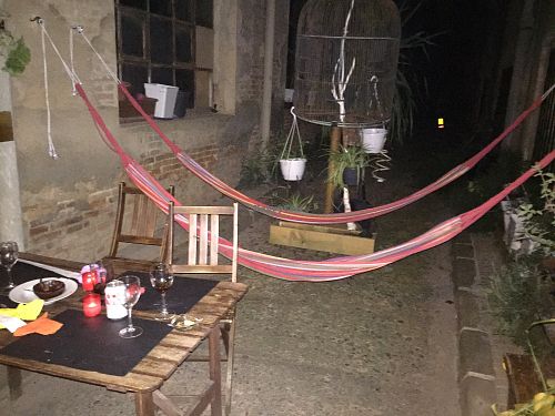 Outside seating at Damunt un cel de fil in Terrassa