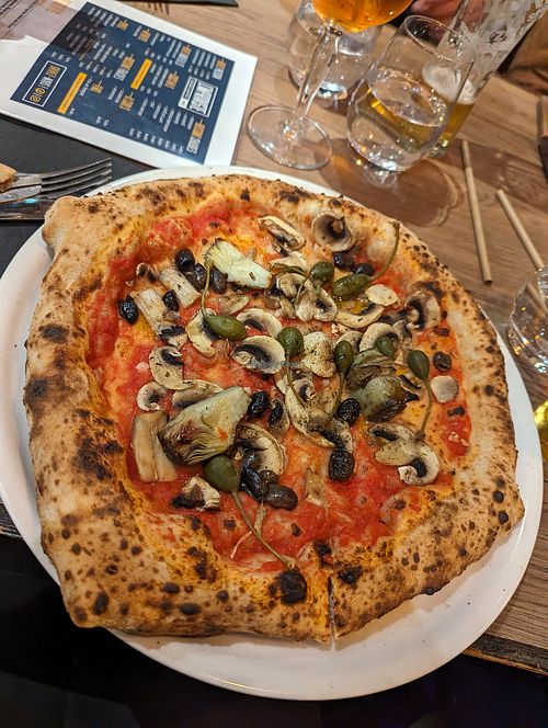 Vegan Pizza at L' Improviste in Morzine