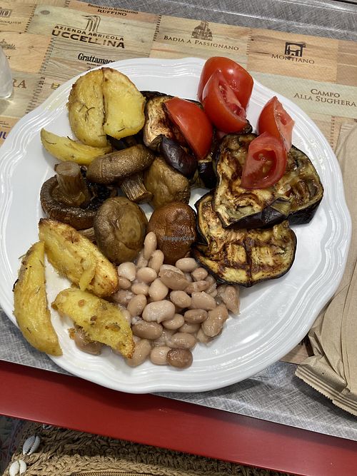 Vegetables and beans   at L'Agora di Fabrizio in Capena