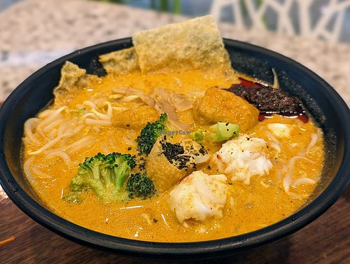Signature Laksa #Veganuary at Greendot 绿一点 - Asia Square in Central Singapore