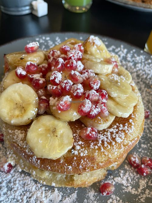 Pancakes with banana and berries (Vegan) at Mundi Café in Charneca Da Caparica