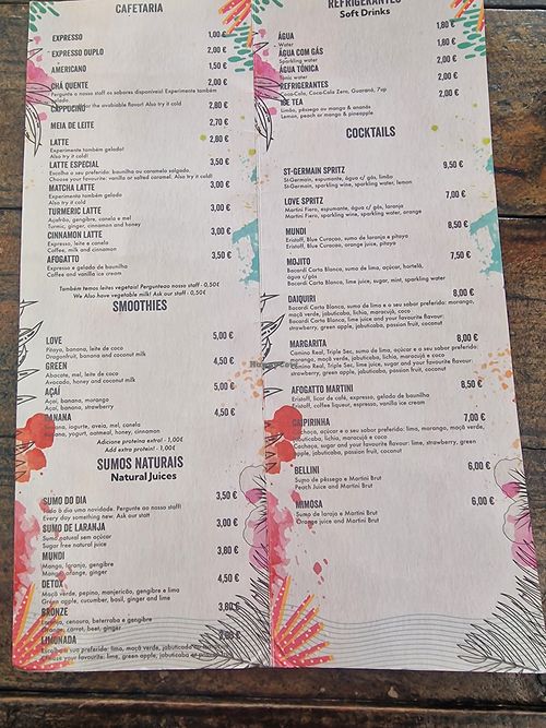  at Mundi Café in Charneca Da Caparica