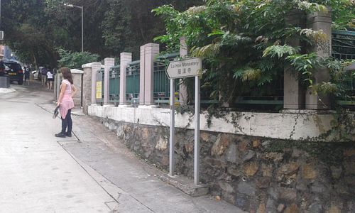 Direction from the village bus terminus at Lo Hon Buddhist Monastery in Outlying Islands