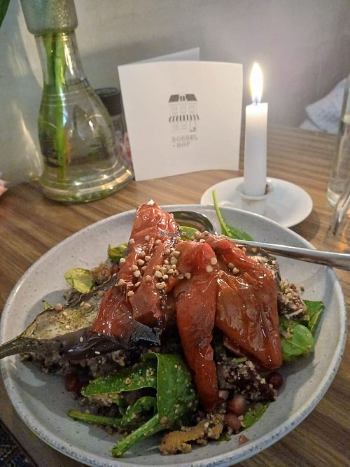 Super lekkere salade vol groenten at De Binnenkomer Eetcafé in Alkmaar