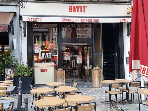 Front /outdoor seating at Bavet in Mechelen