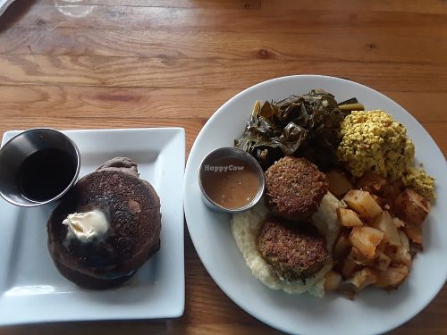 Sunday Brunch at Majani in Chicago