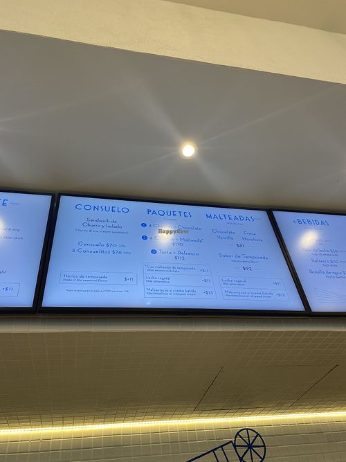 They also have vegan shakes! Must go to place! 🥰  at Churreria El Moro - Oceania in Mexico City