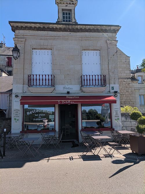 The front of the restaurant at La Dentellière de Montsoreau in Montsoreau