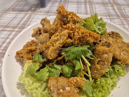 Fried oyster mushrooms at Muzi T@Veggie 木子坊 in Perak