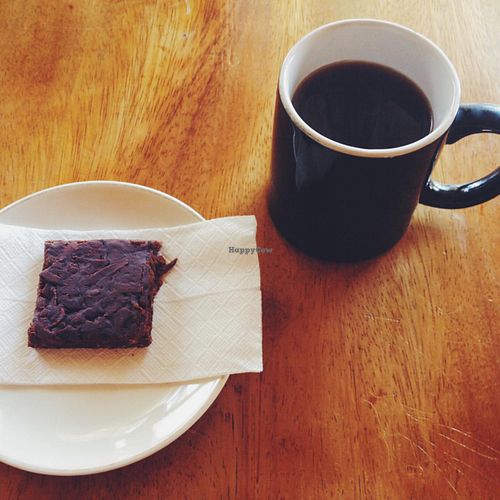 vegan 'brownie' (coconut and raw chocolate) and a coffee at Natural in Ometepe