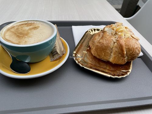 Decaf coffee with oat milk and vegan croissant 🥐   at Croiss Paris in Castelldefels